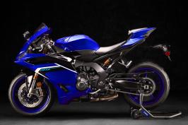 Supersport Yamaha R9